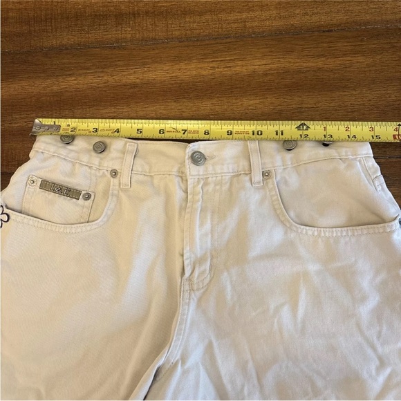 LEI - Junior’s Khaki Shorts Size 11 Flower Patch Vintage 3” Inseam - Picture 3 of 9